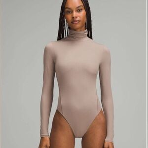 Lululemon Wundermost turtleneck bodysuit XL